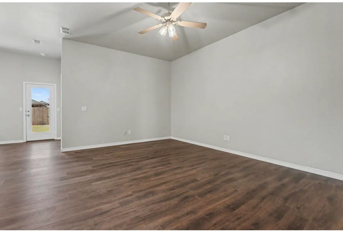Photo 15 — 7514 31st Place, Lubbock, TX 79407