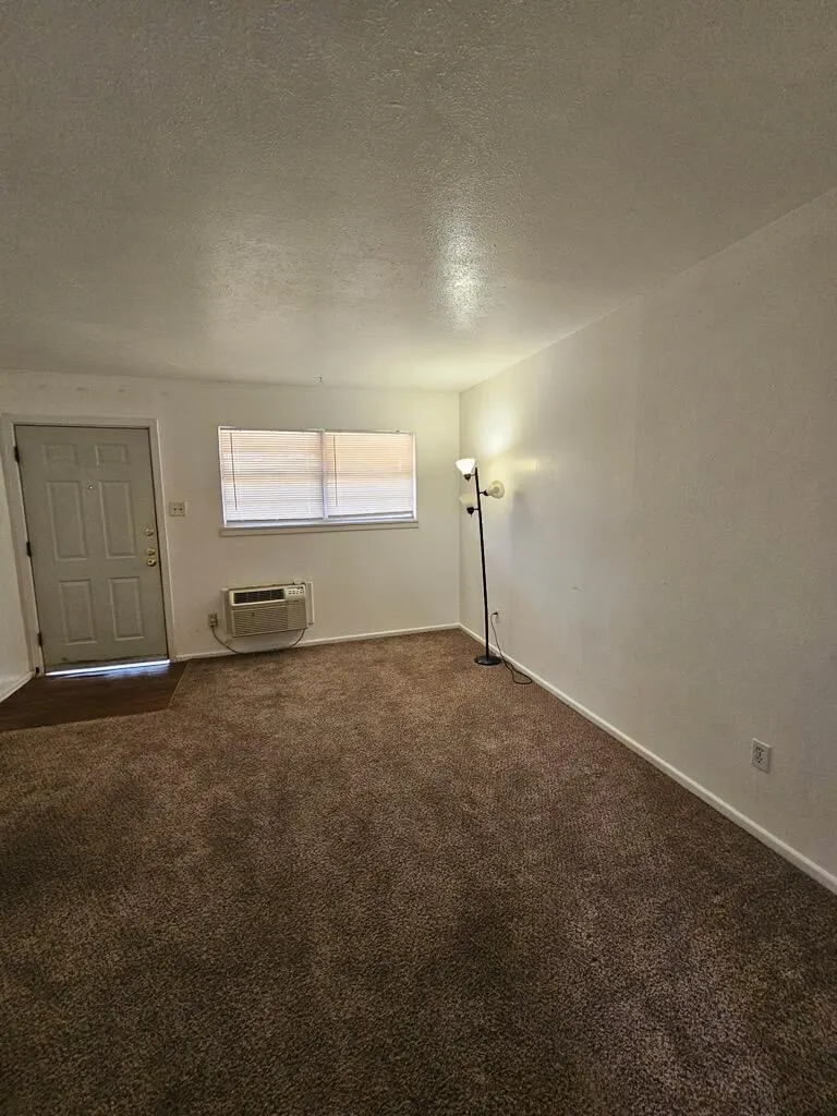 Photo 2 — 2619 19th Street APT 20, Lubbock, TX 79410