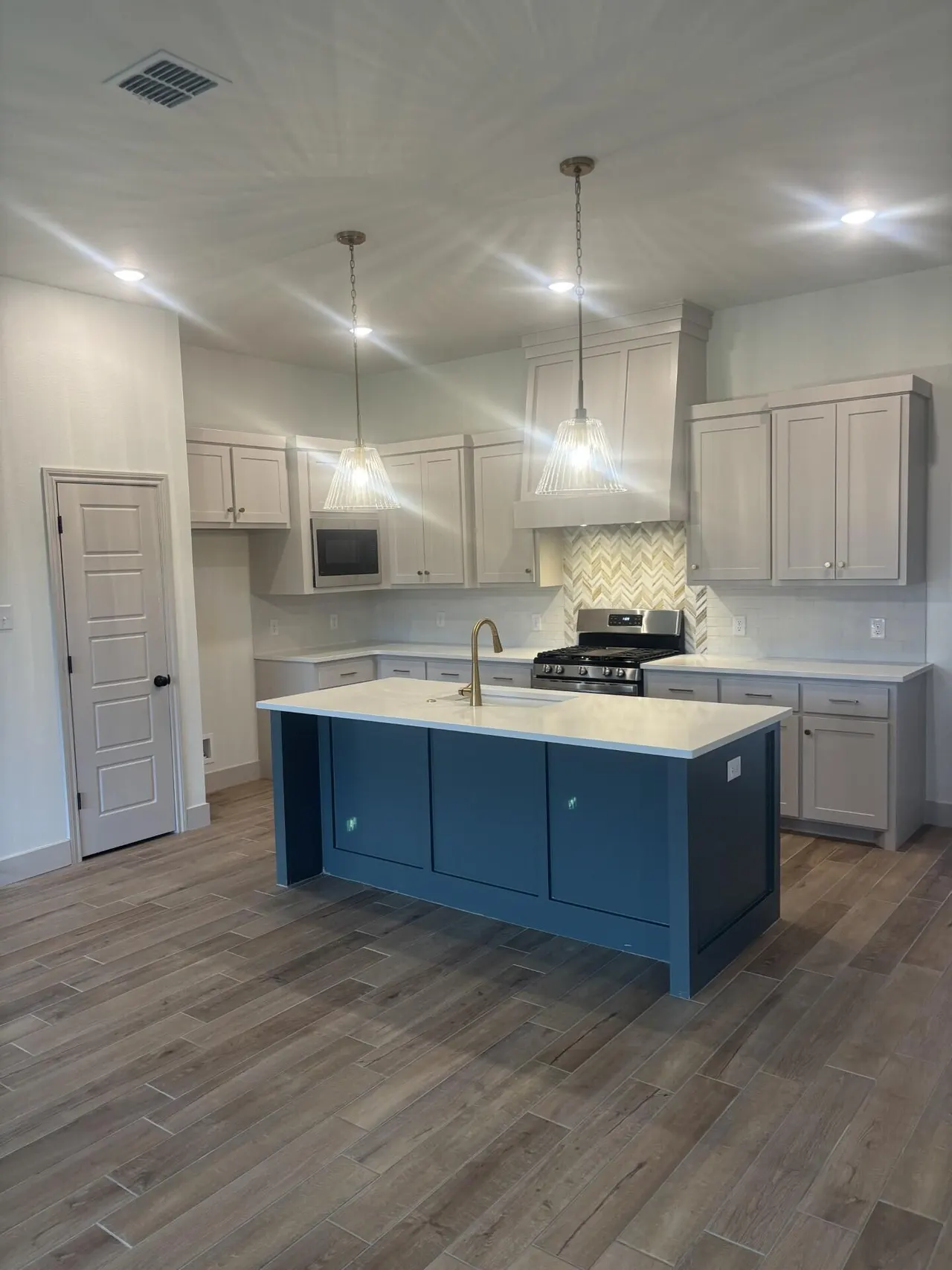 Photo 2 — 1004 N 4th Street, Wolfforth, TX 79382