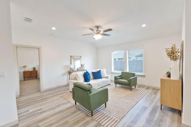 Photo 5 — 7729 92nd Street, Lubbock, TX 79424