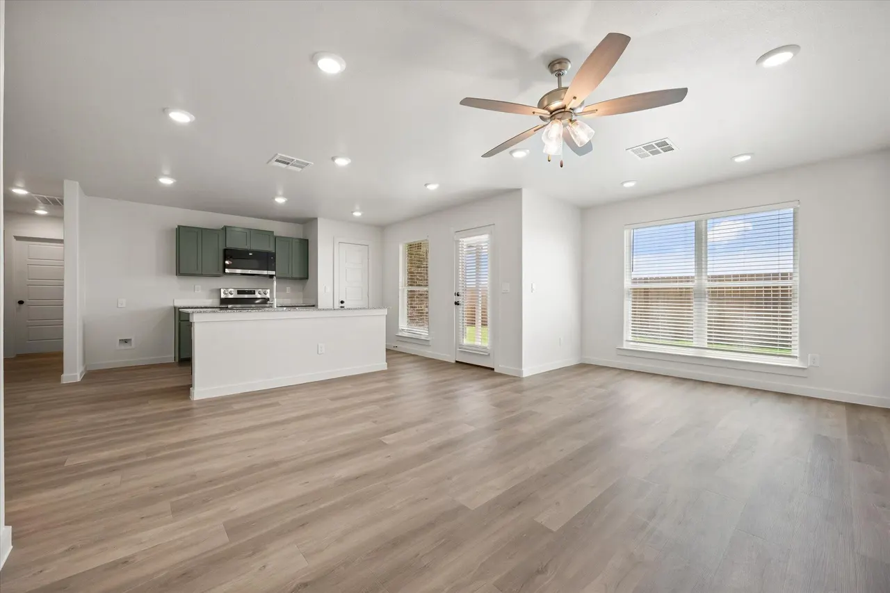 Photo 7 — 5901 154th Place, Lubbock, TX 79424