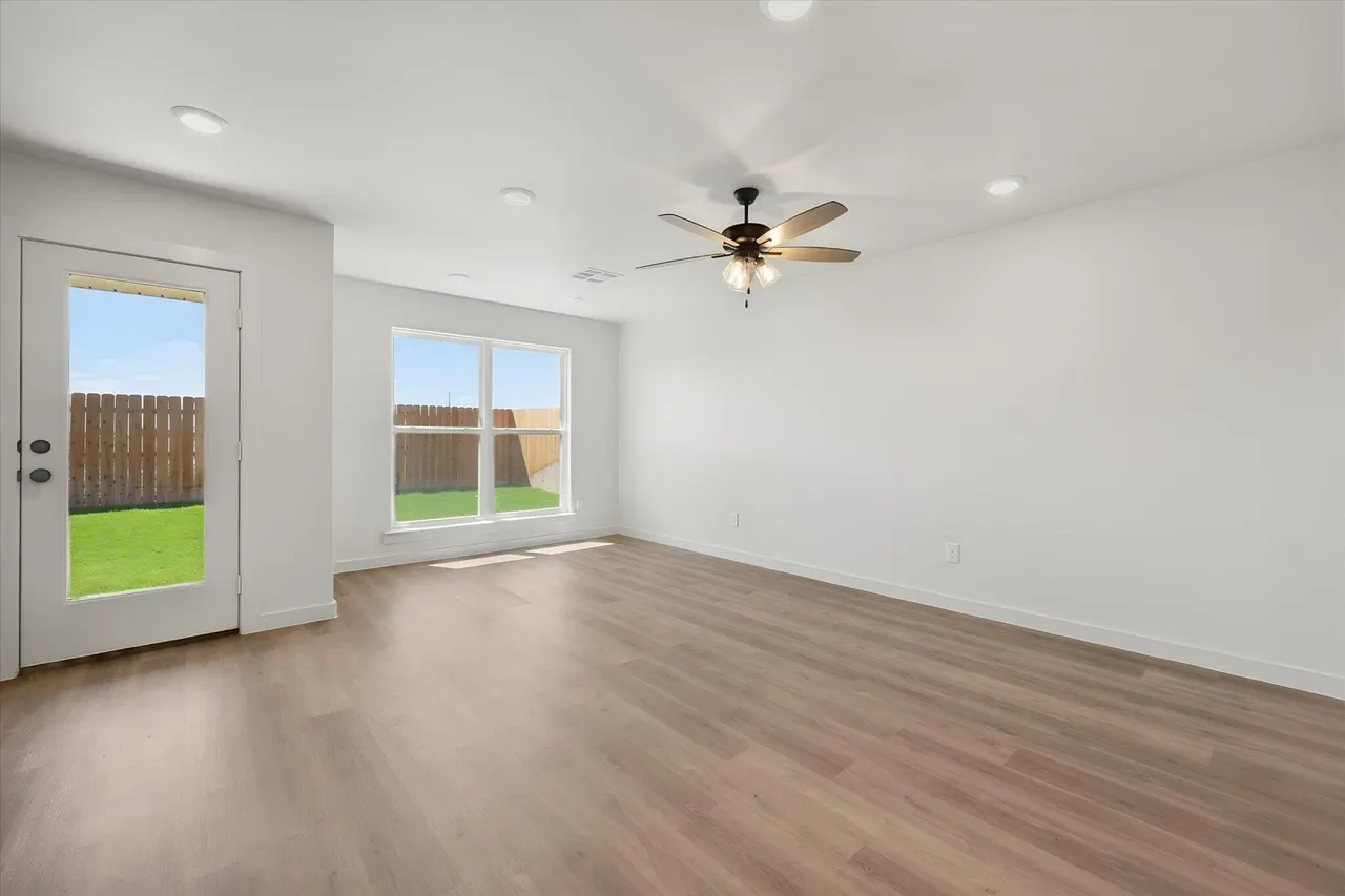 Photo 5 — 8301 25th Street, Lubbock, TX 79407