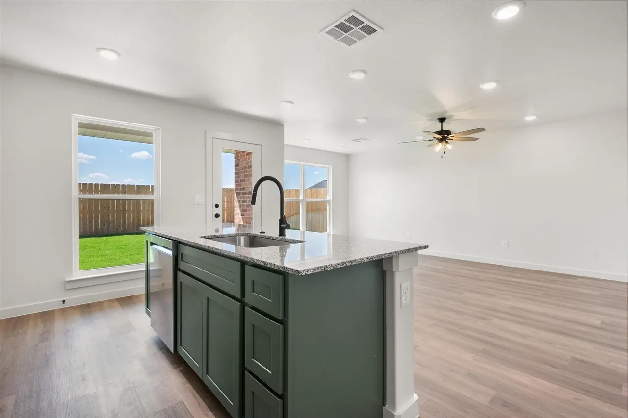 Photo 13 — 8301 25th Street, Lubbock, TX 79407
