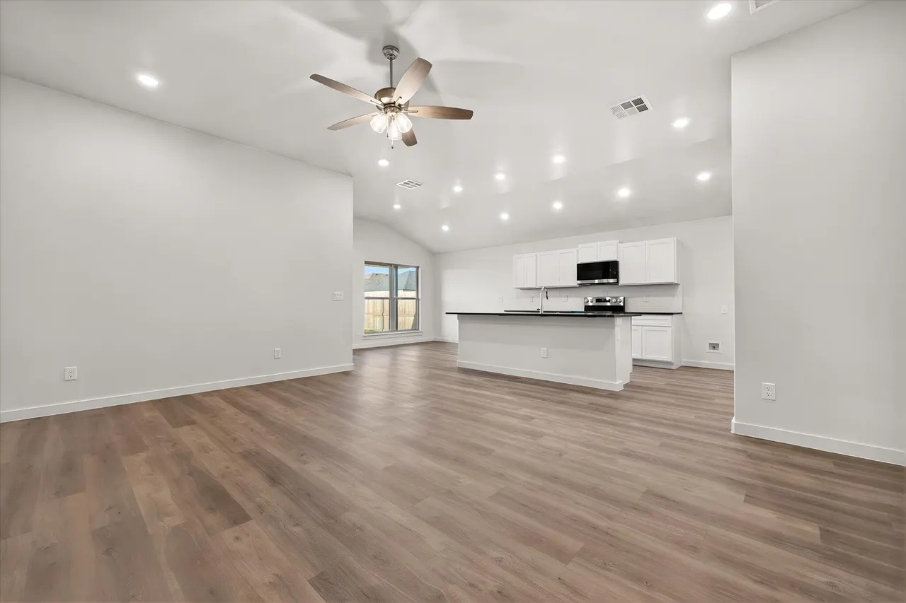 Photo 5 — 8506 24th Street, Lubbock, TX 79407