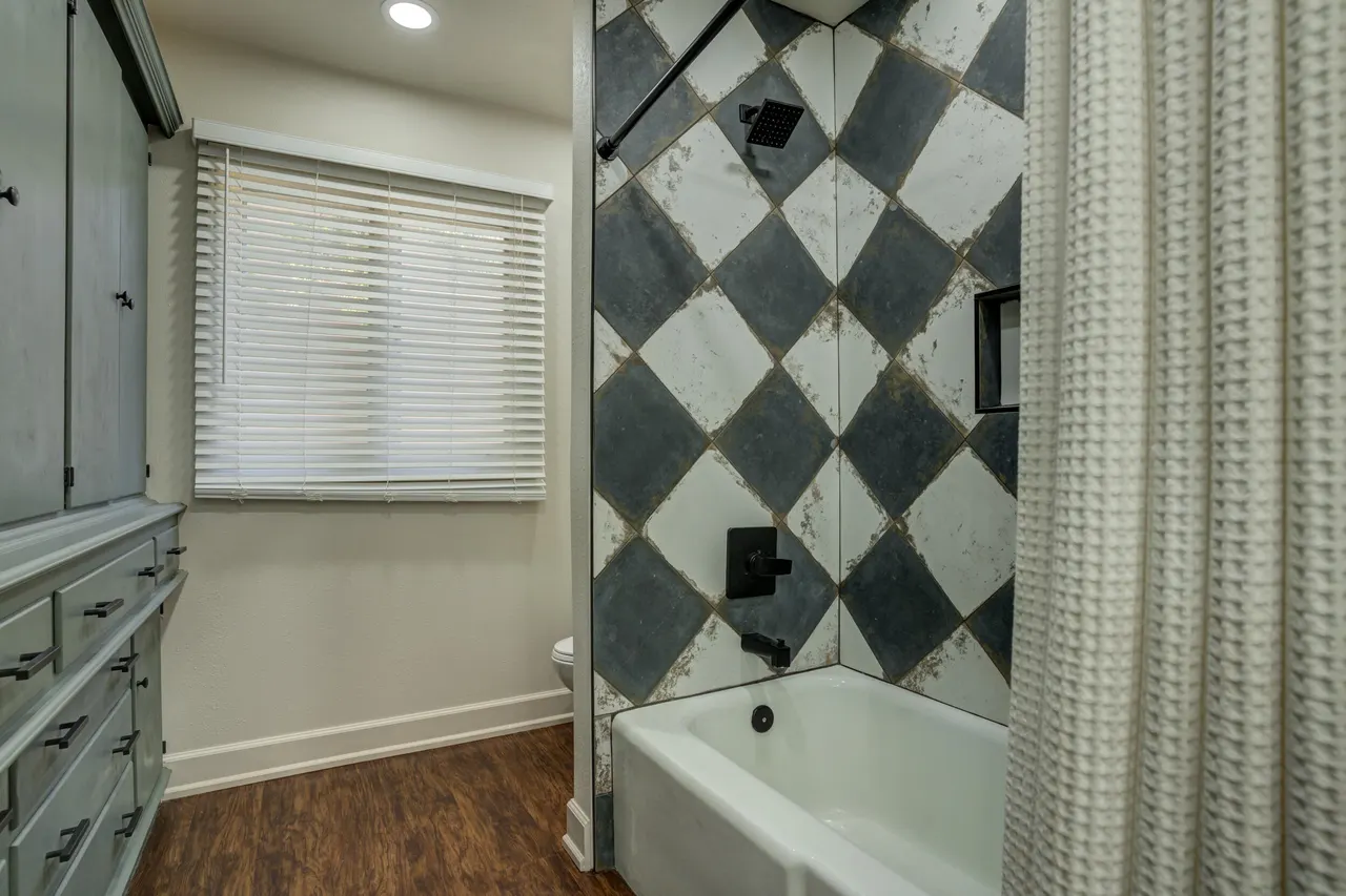 Photo 26 — 802 W 6th Street, Idalou, TX 79329