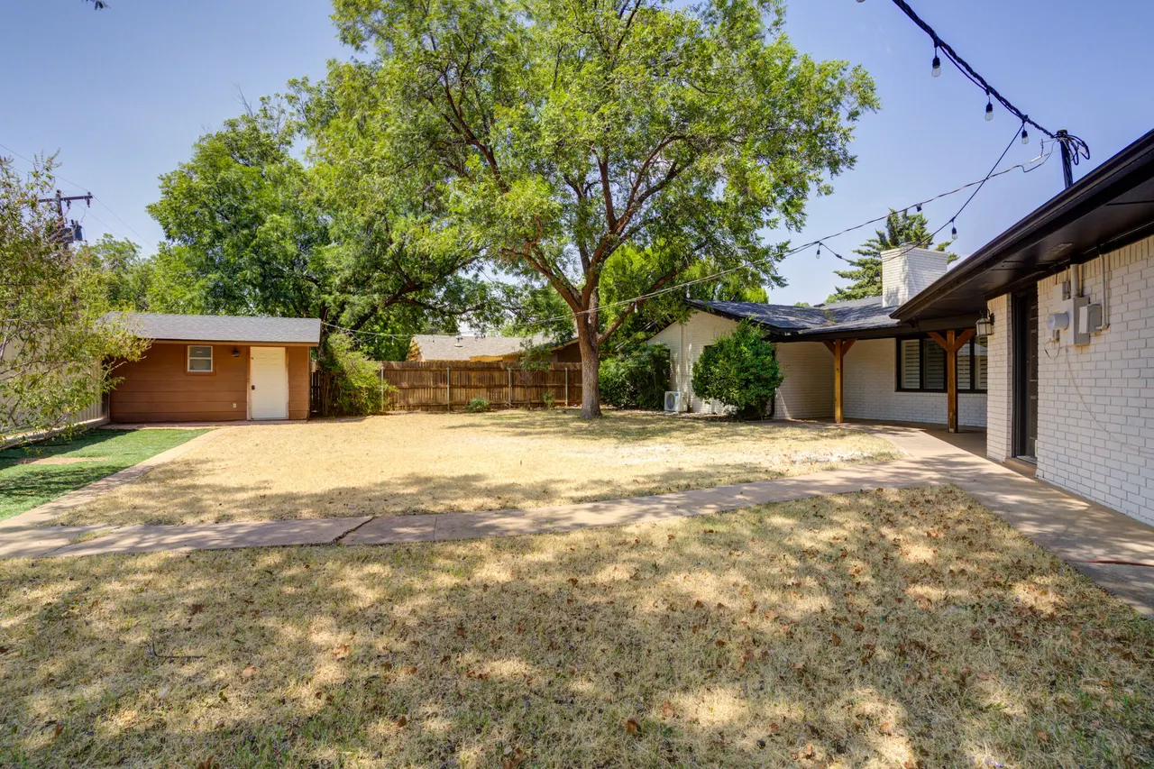 Photo 45 — 802 W 6th Street, Idalou, TX 79329