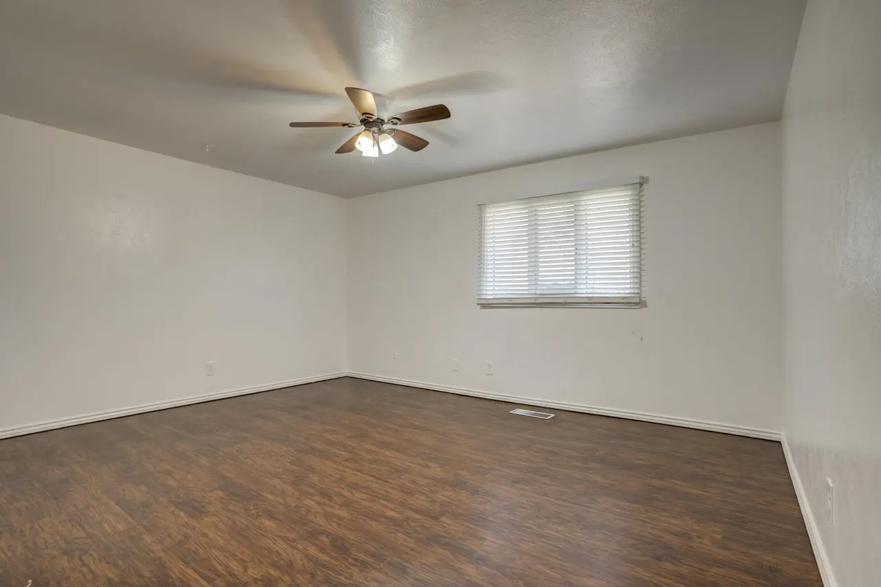 Photo 21 — 802 W 6th Street, Idalou, TX 79329