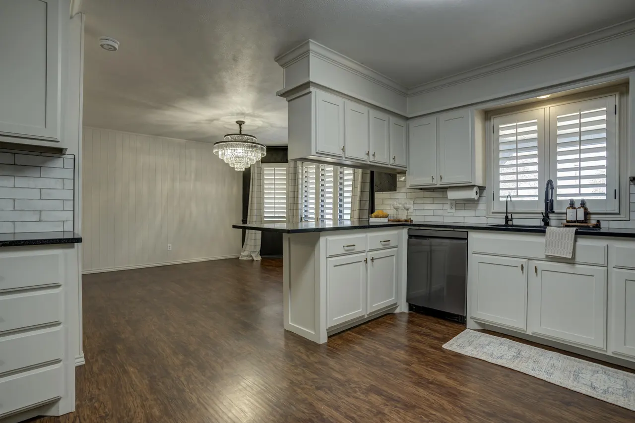 Photo 12 — 802 W 6th Street, Idalou, TX 79329