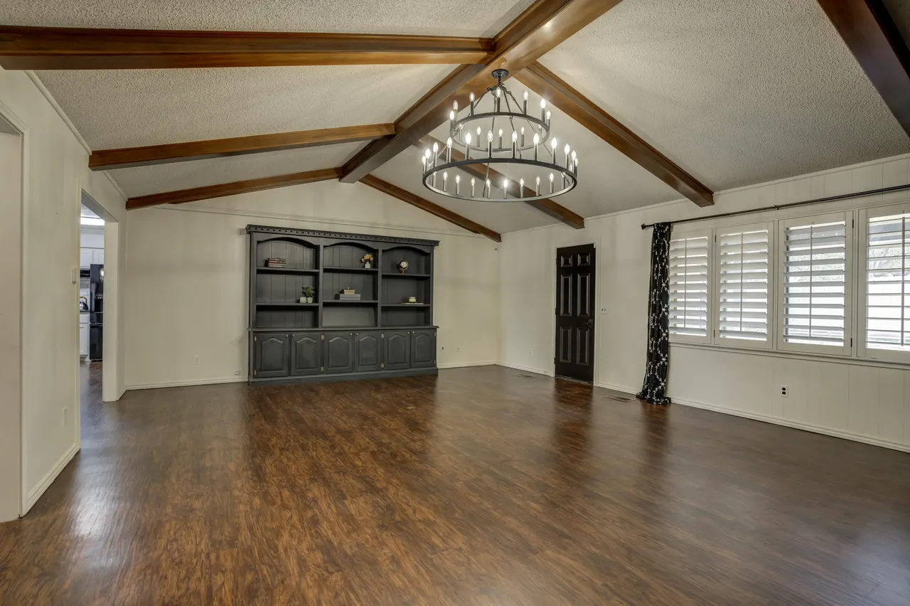 Photo 7 — 802 W 6th Street, Idalou, TX 79329
