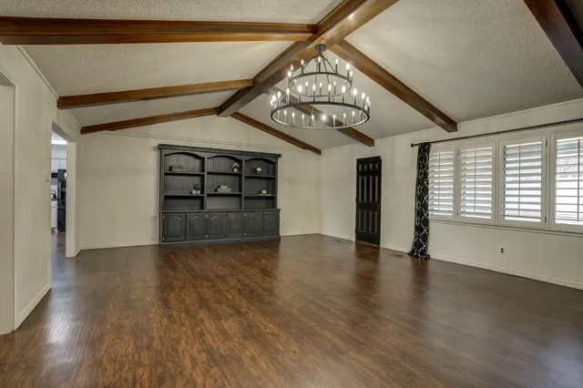 Photo 7 — 802 W 6th Street, Idalou, TX 79329