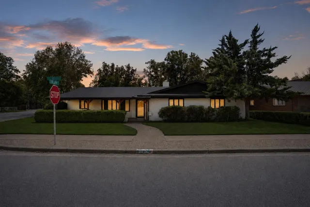Photo 2 — 802 W 6th Street, Idalou, TX 79329
