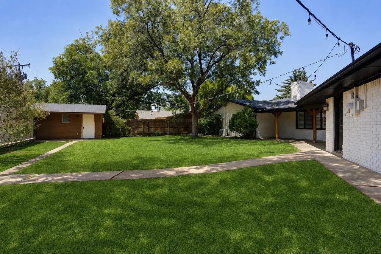 Photo 44 — 802 W 6th Street, Idalou, TX 79329