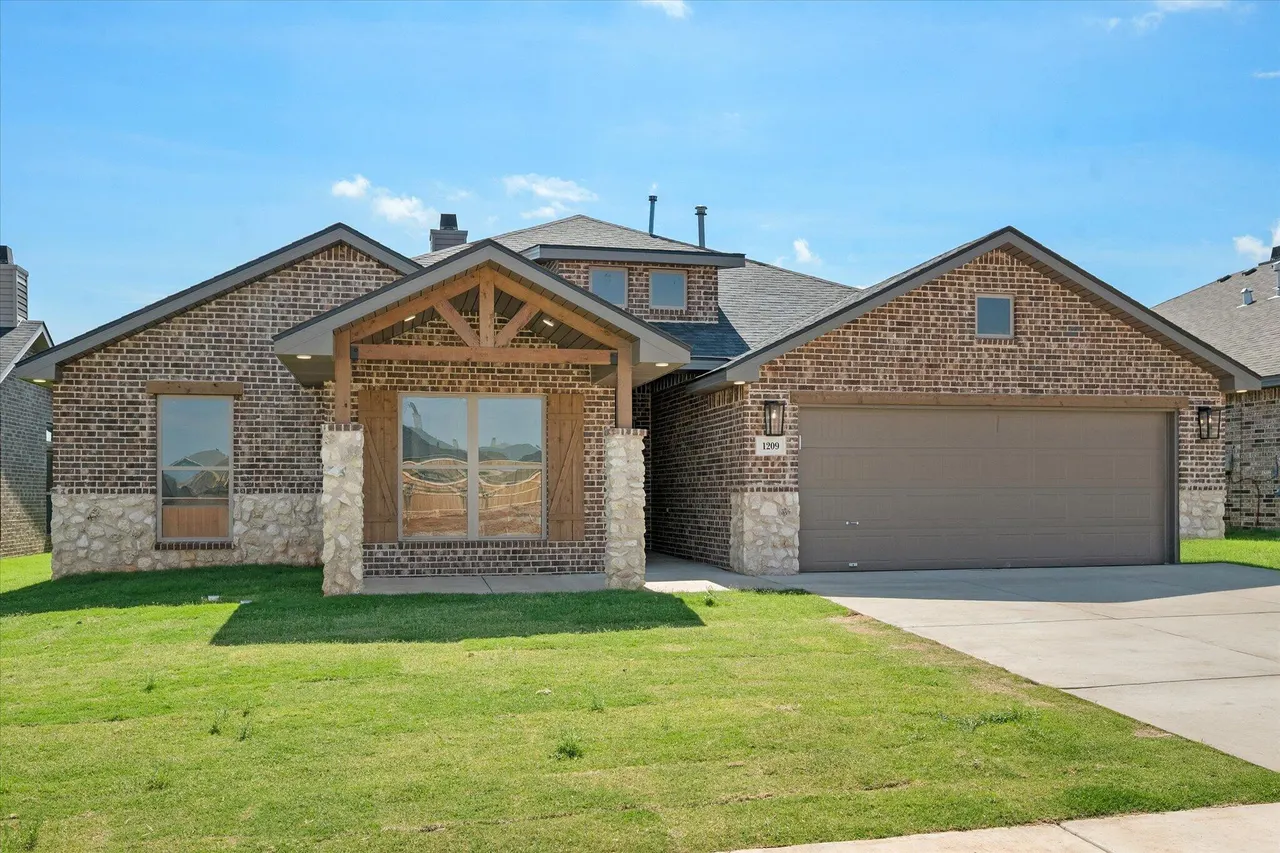 Photo 3 — 1209 E 32nd Street, Wolfforth, TX 79382