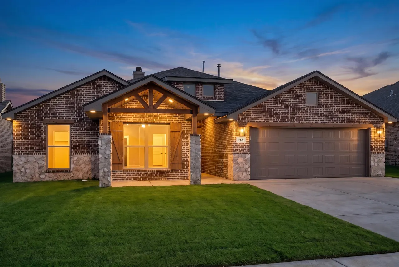 Photo 2 — 1209 E 32nd Street, Wolfforth, TX 79382