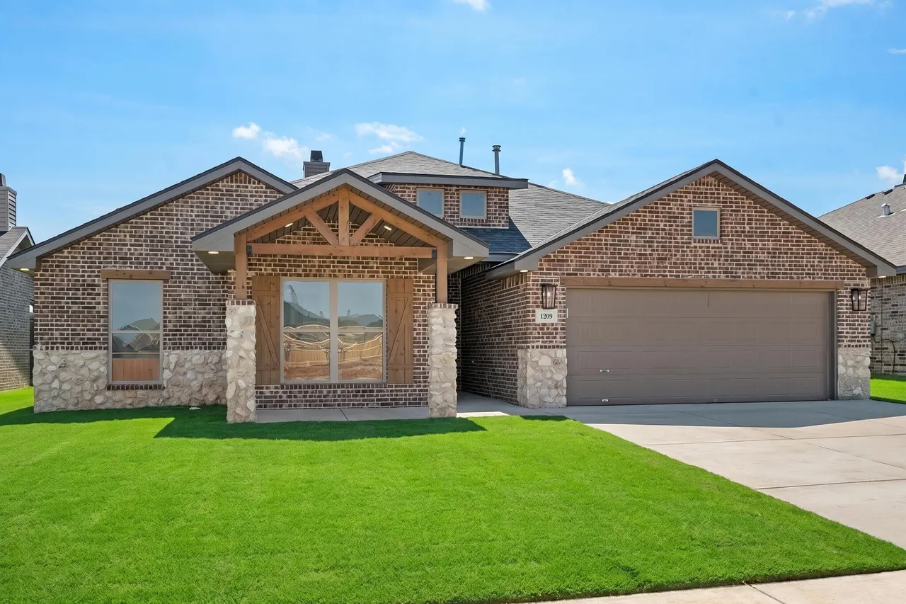 Photo 3 — 1209 E 32nd Street, Wolfforth, TX 79382