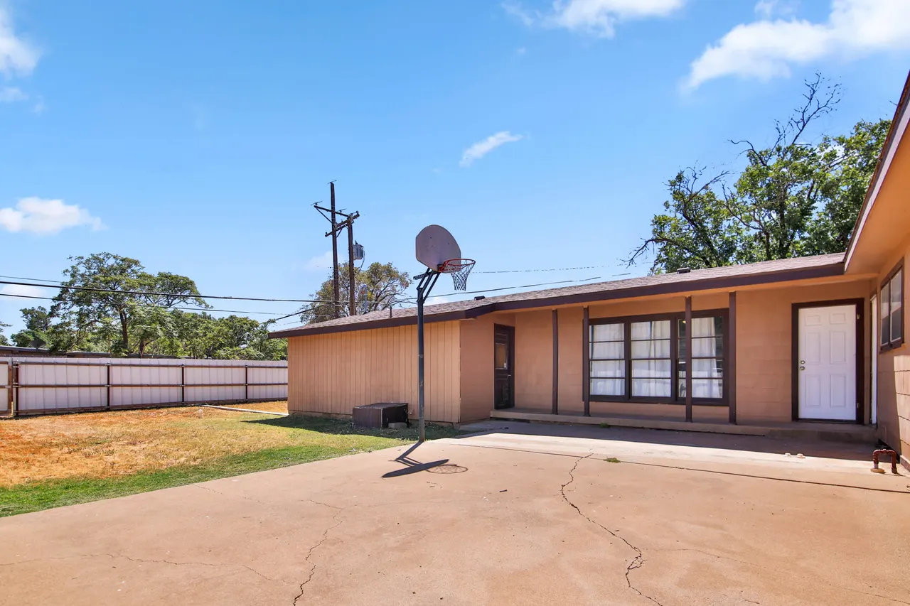 Photo 24 — 2519 44th Street, Lubbock, TX 79413