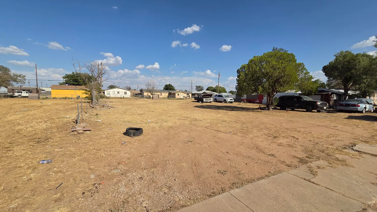 Photo 2 — 2103 Date Avenue, Lubbock, TX 79404
