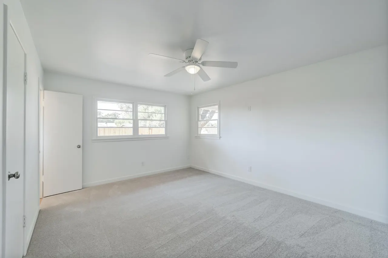 Photo 12 — 4915 43rd Street, Lubbock, TX 79414