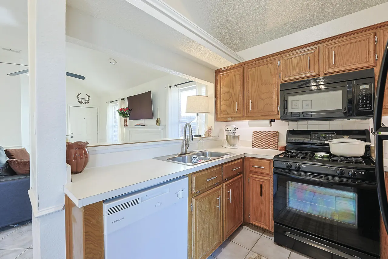 Photo 14 — 2316 91st Street, Lubbock, TX 79423
