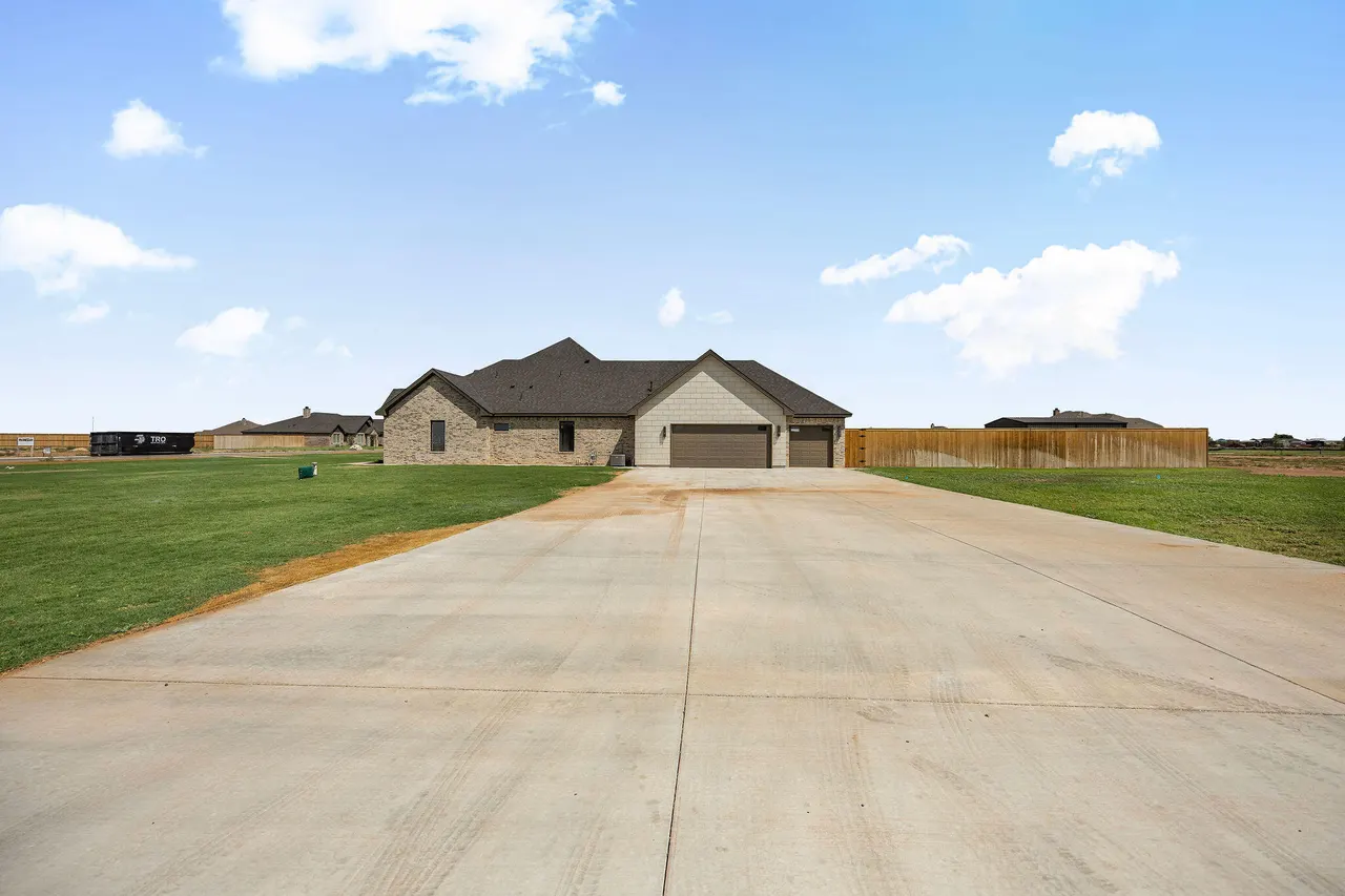 Photo 3 — 9321 County Road 7610, Wolfforth, TX 79382