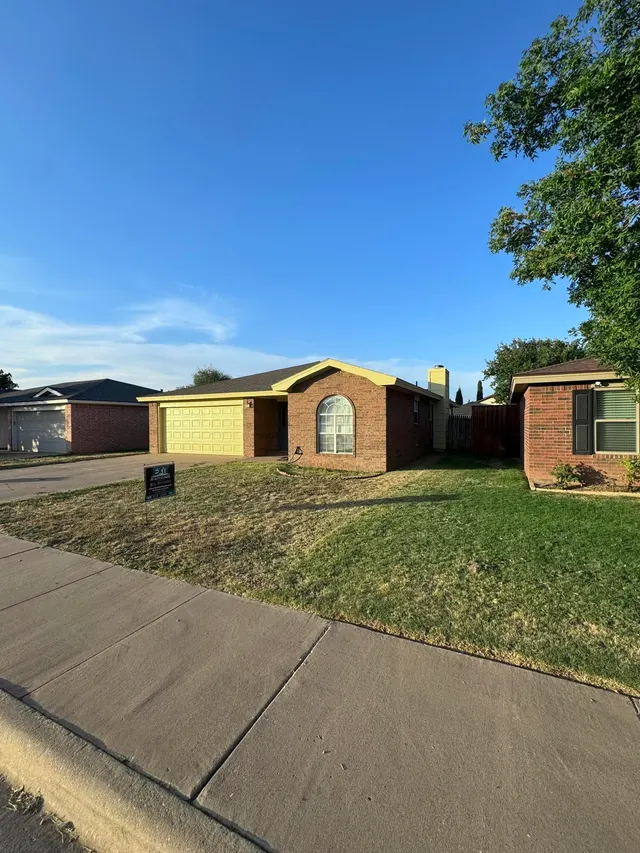 Front exterior — 811 Ironton Drive, Lubbock, TX 79416