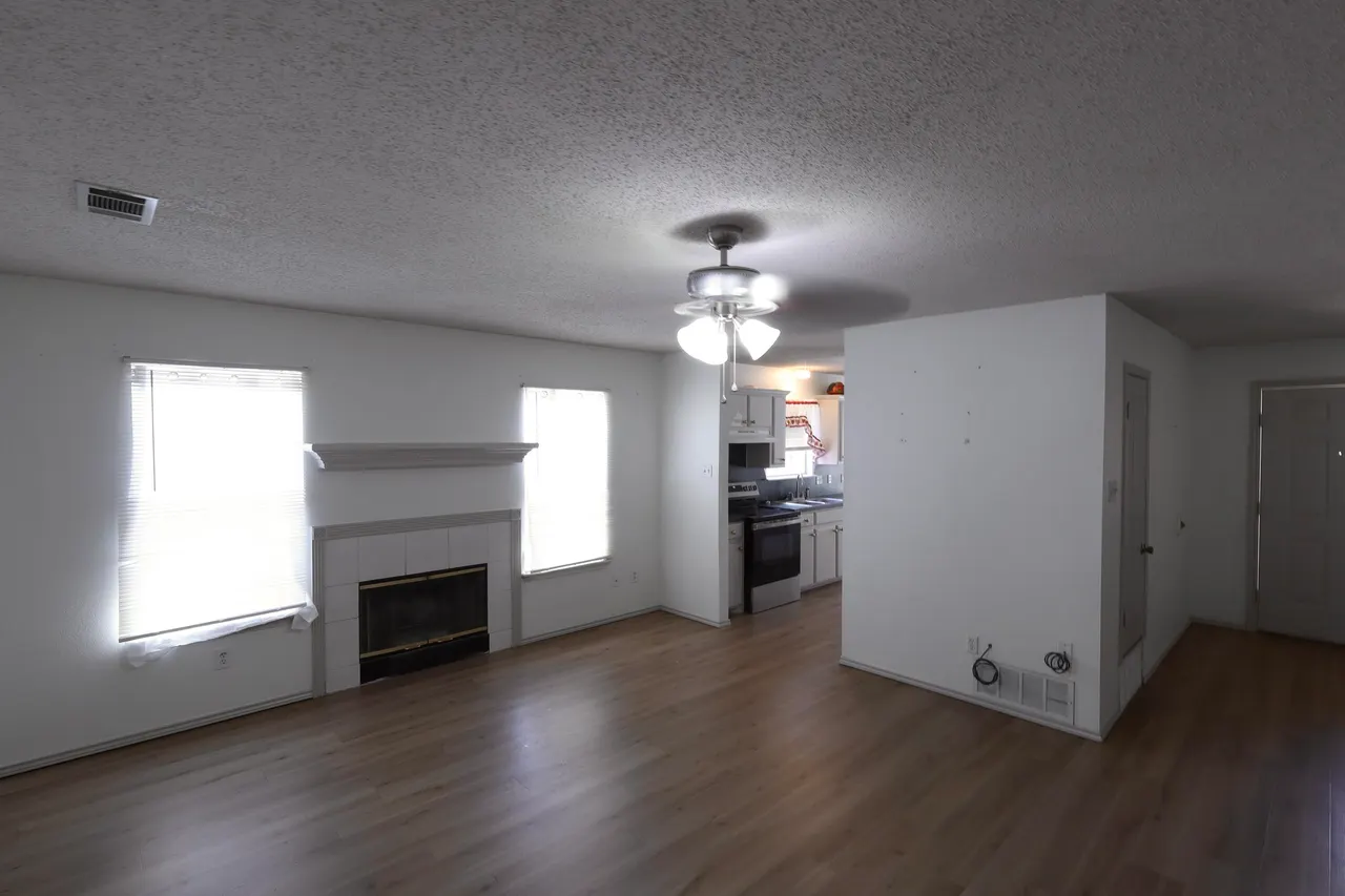 Photo 5 — 811 Ironton Drive, Lubbock, TX 79416