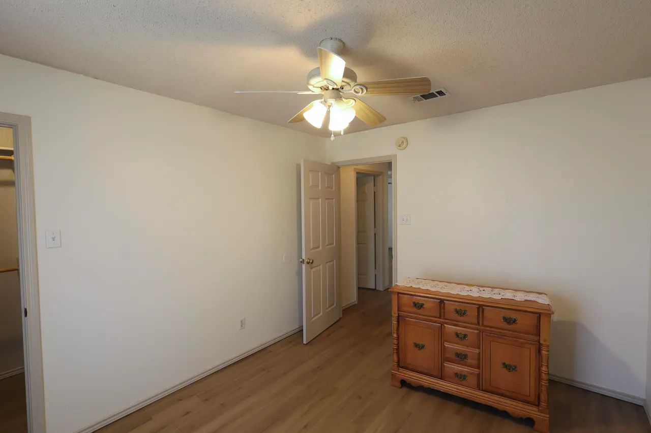 Photo 9 — 811 Ironton Drive, Lubbock, TX 79416