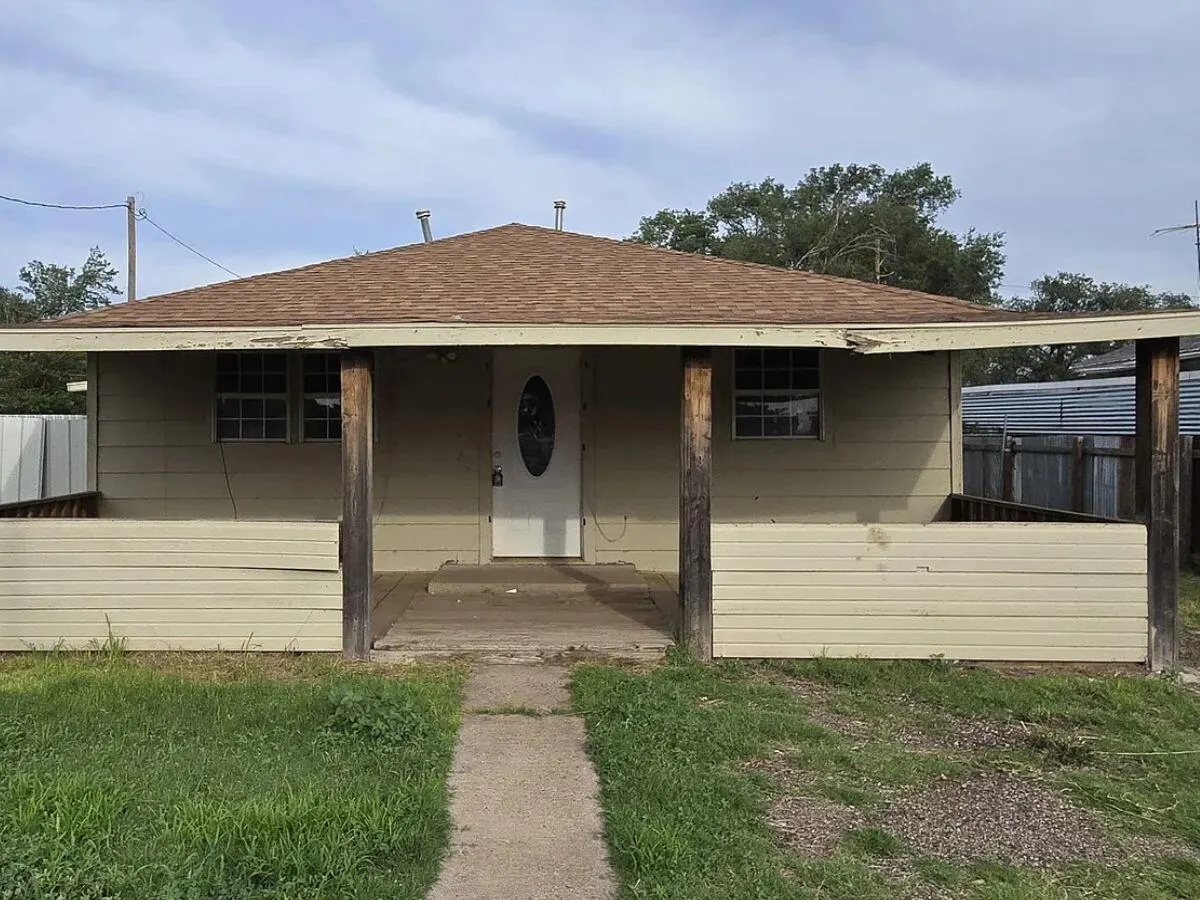 Front exterior — 1021 S Westside Avenue, Littlefield, TX 79339