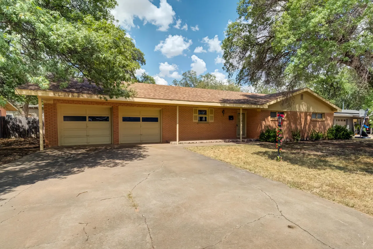 Photo 3 — 2112 55th Street, Lubbock, TX 79412