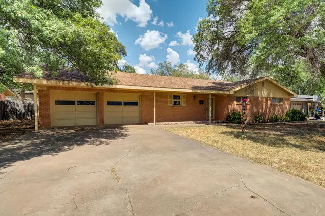 Photo 3 — 2112 55th Street, Lubbock, TX 79412