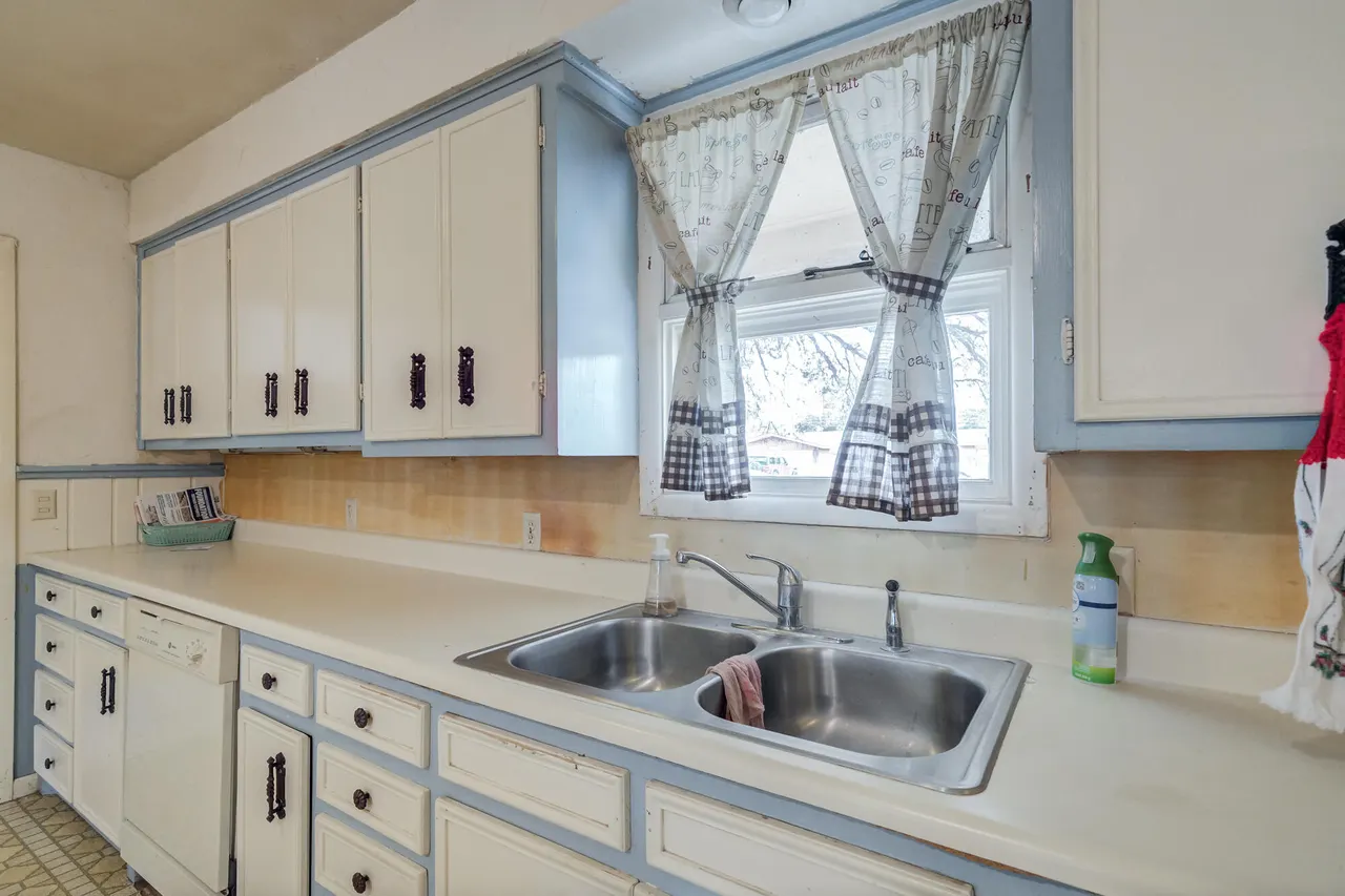 Photo 14 — 2112 55th Street, Lubbock, TX 79412