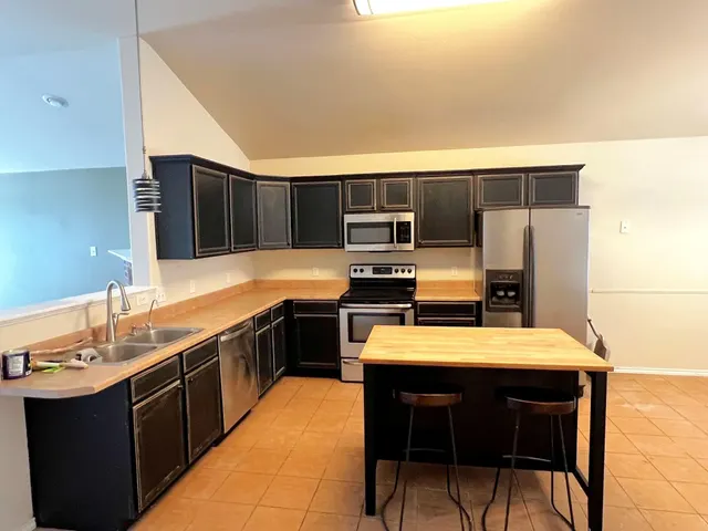 Photo 2 — 6534 37th Street, Lubbock, TX 79407
