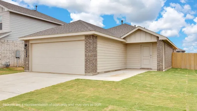 Photo 3 — 217 15th Street, Wolfforth, TX 79382