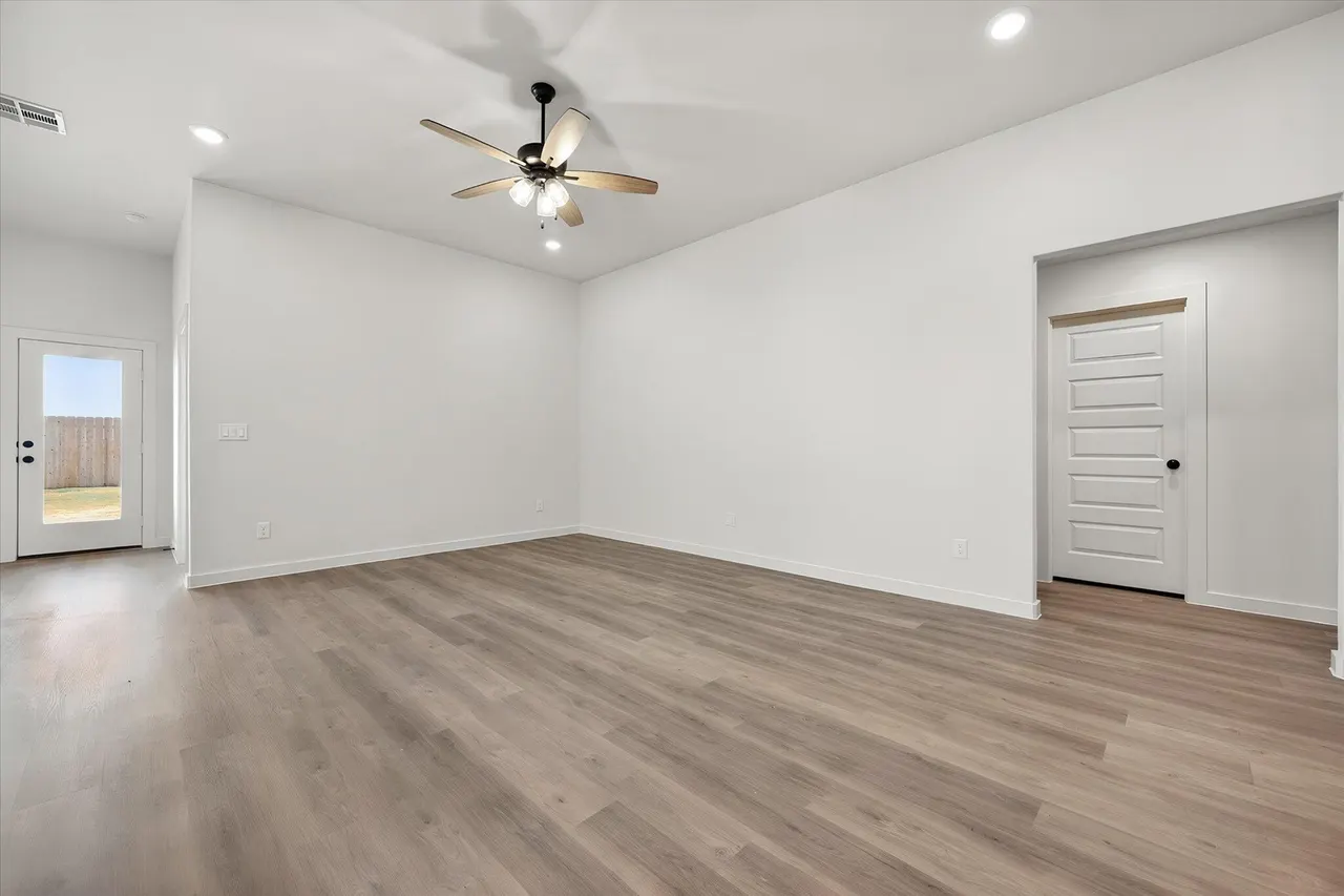 Photo 6 — 703 E 21st Street, Wolfforth, TX 79382