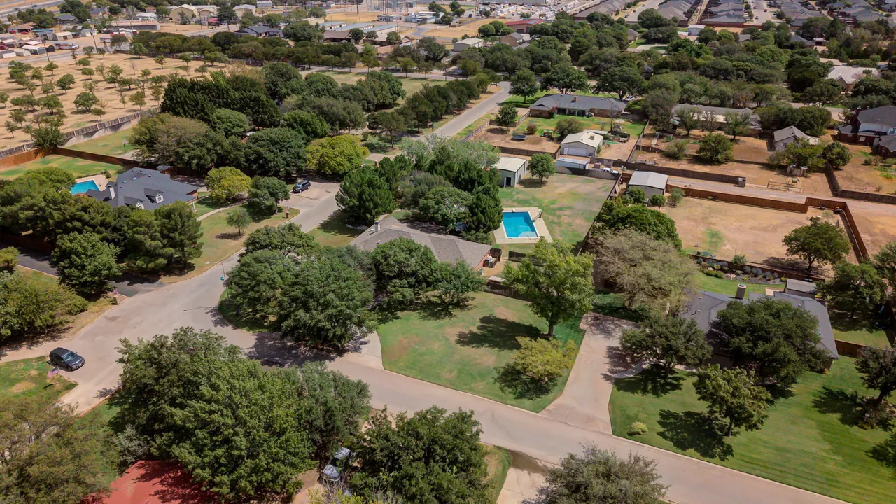 Photo 4 — 6801 Saratoga Avenue, Lubbock, TX 79424
