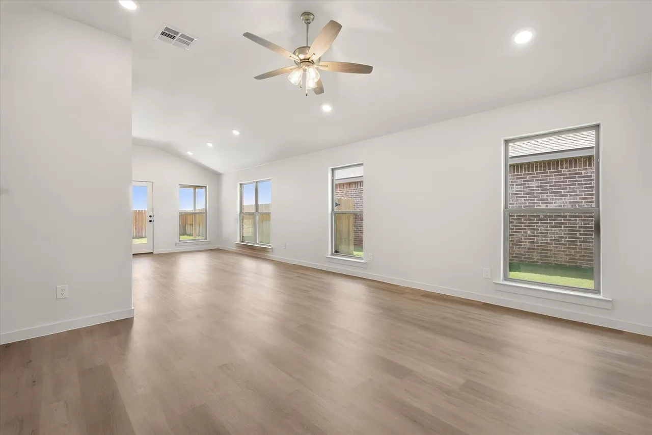 Photo 6 — 5633 Rice Street, Lubbock, TX 79416