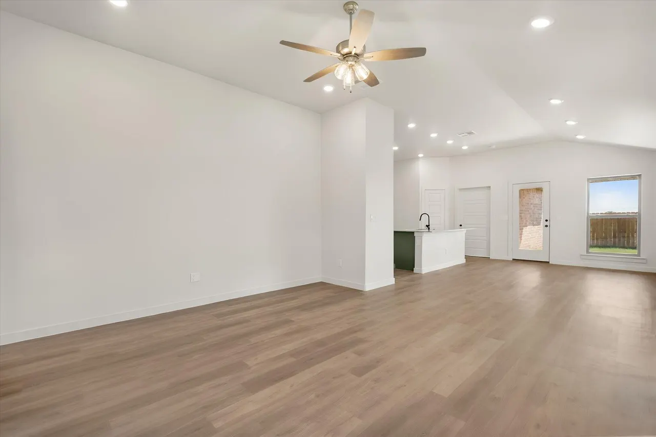 Photo 7 — 5633 Rice Street, Lubbock, TX 79416
