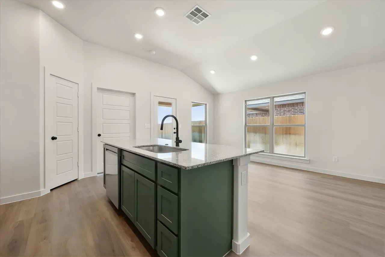 Photo 16 — 5633 Rice Street, Lubbock, TX 79416