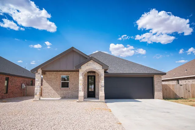 Photo 2 — 402 W 5th Street, Denver City, TX 79323