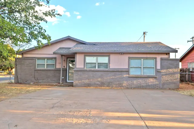 Front exterior — 1724 E 2nd Place, Lubbock, TX 79403