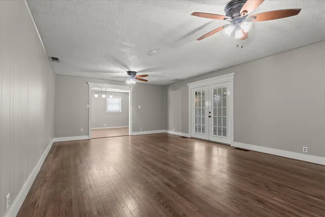 Photo 5 — 4801 14th Street, Lubbock, TX 79416