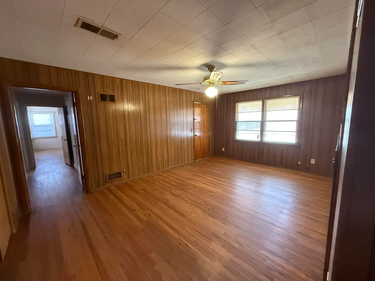 Photo 2 — 1809 W Avenue B, Muleshoe, TX 79347
