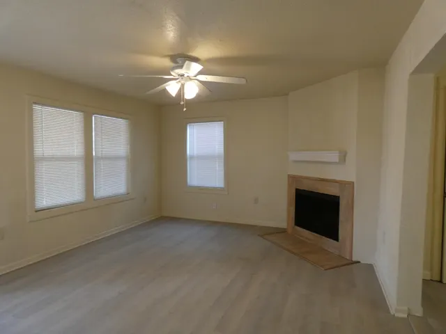 Photo 4 — 2301 39th Street, Lubbock, TX 79412