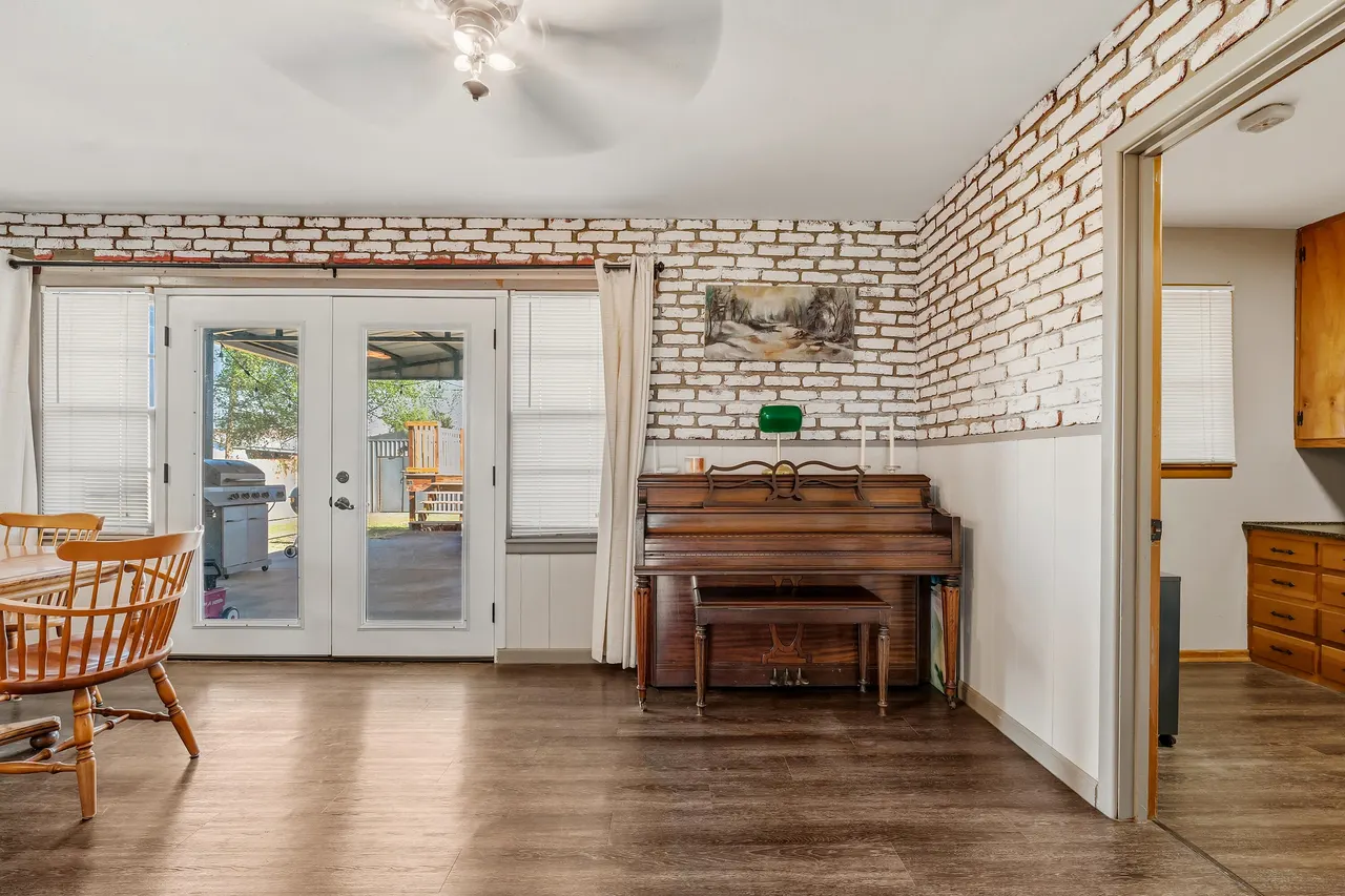 Photo 9 — 707 12th Street, Shallowater, TX 79363