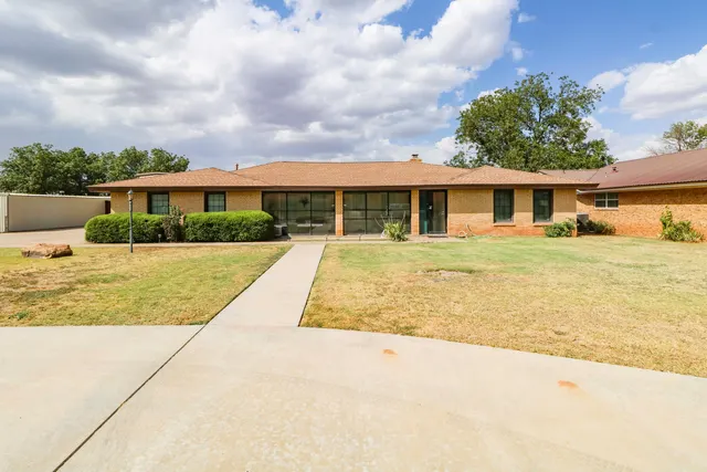 Front exterior — 209 E 26th Street, Littlefield, TX 79339