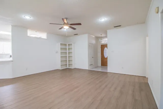 Photo 5 — 905 Kirby Avenue, Lubbock, TX 79416