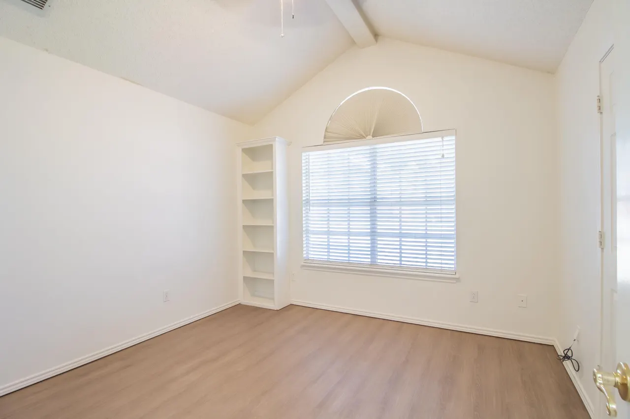 Photo 21 — 905 Kirby Avenue, Lubbock, TX 79416