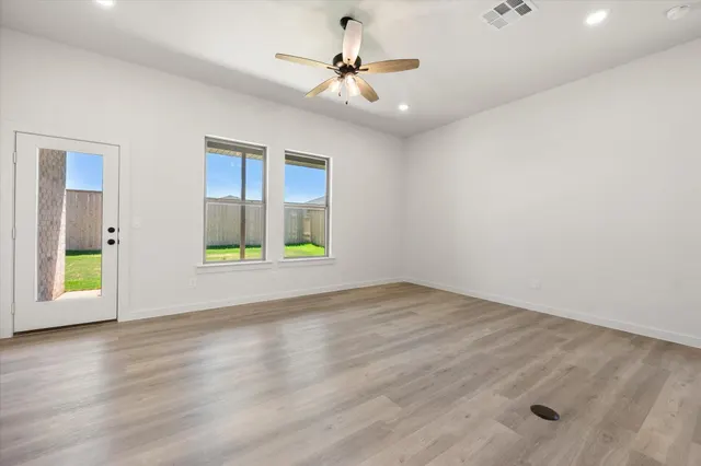 Photo 6 — 7007 53rd Street, Lubbock, TX 79407