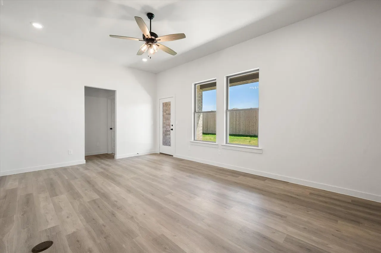 Photo 7 — 7007 53rd Street, Lubbock, TX 79407