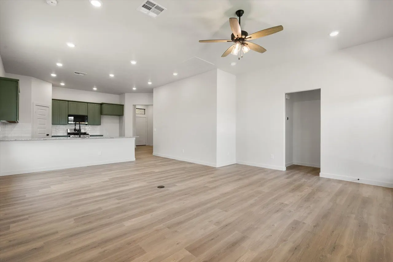 Photo 9 — 7007 53rd Street, Lubbock, TX 79407